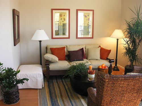 © Килимът обособява тази част от дома ти като отделен кът. (Shutterstock.com), 6 проблеми с декора – решени!