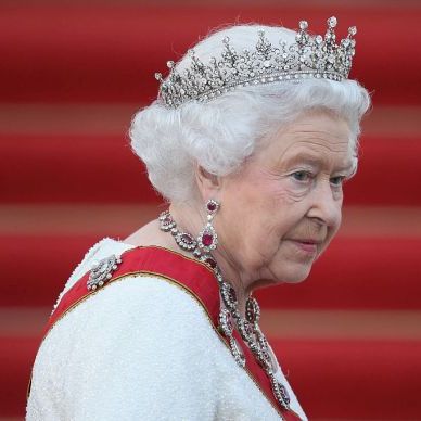 Всички са в ужас: Елизабет II е застрашена от Covid-19