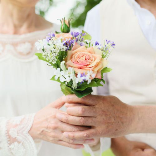 79-годишна девственица се омъжва