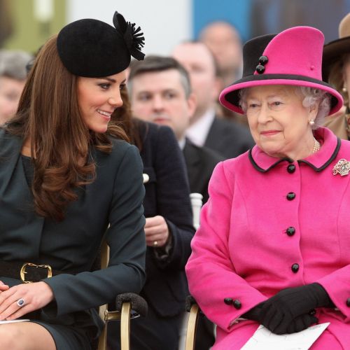 12  странни модни правила на кралското семейство