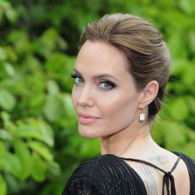 Анджелина Джоли в афера с млада актриса