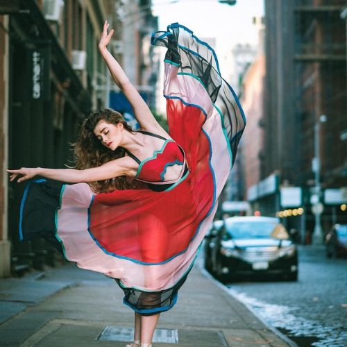 Спиращи дъха фотографии на балерини по улиците на Ню Йорк